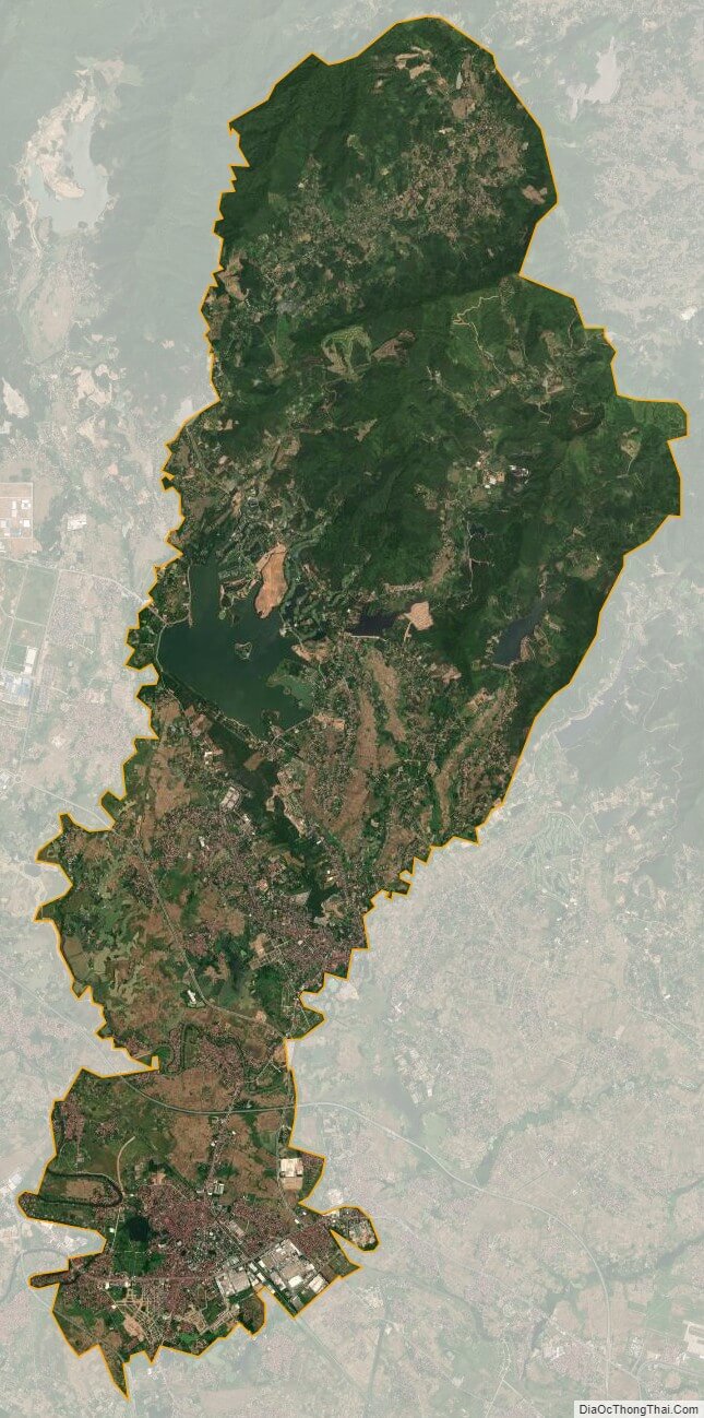 Phuc Yen satellite map